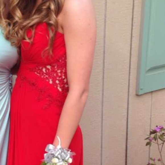 Red gown/prom dress - Picture 4 of 5
